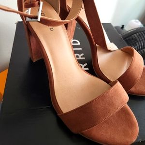 4H Drk Brown Heel